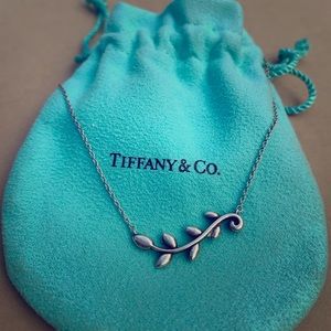 Paloma Picasso olive leaf vine pendant sterling